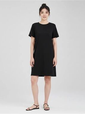 GAP Black Short Sleeve Shift Dress